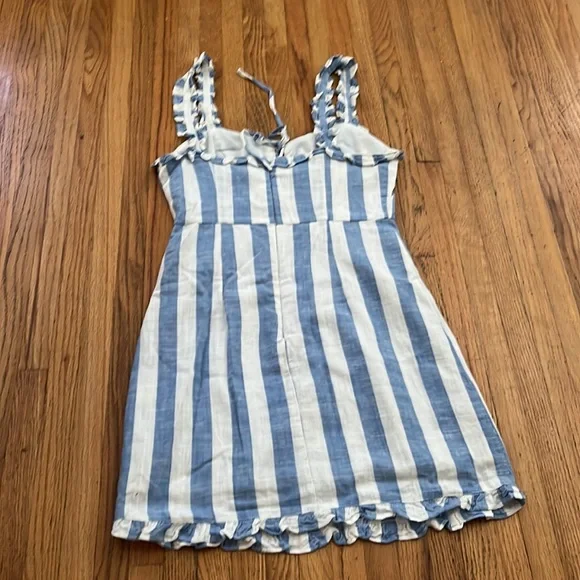 🦋 NEW WITHOUT TAGS - linen blend dress ☀️ - Picture 3 of 4